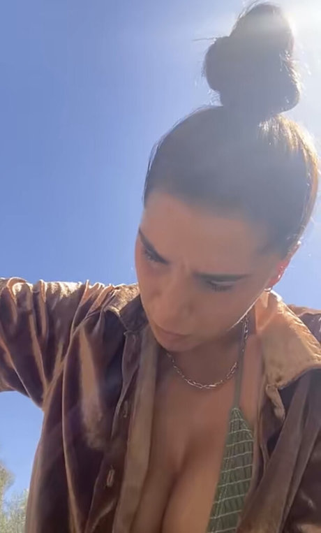 Laura Petard free star photo