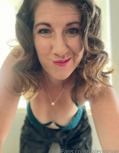 paleopinup pornstar hot images