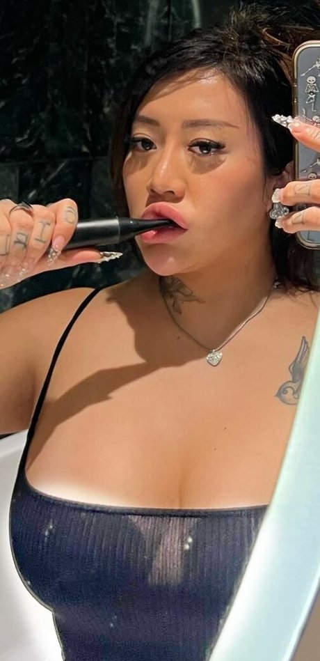 Heidikinnns beautiful actress img