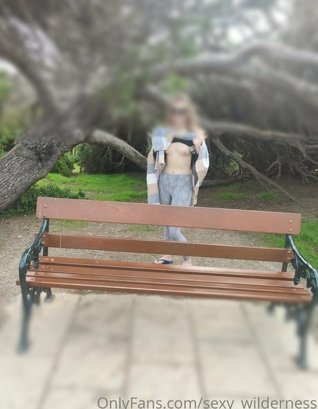 sexy wilderness hot actress photo