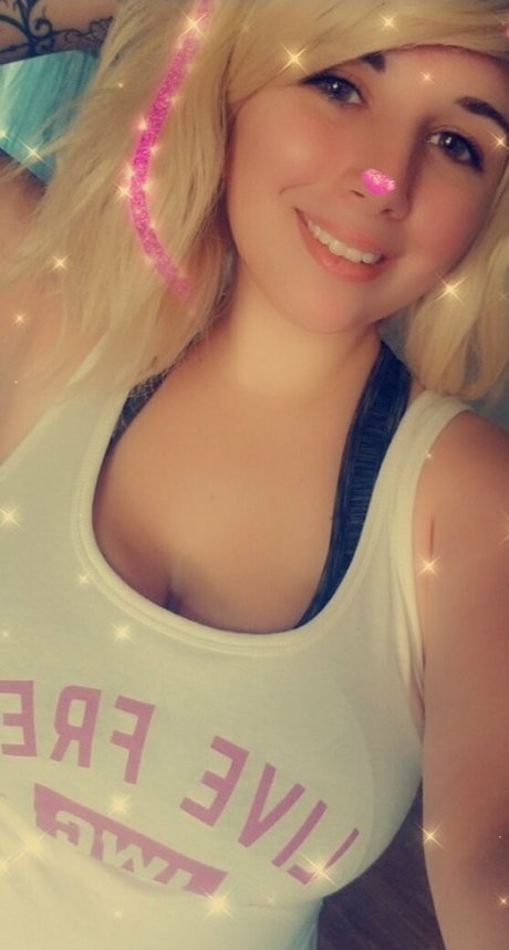 freearianox nude star pics