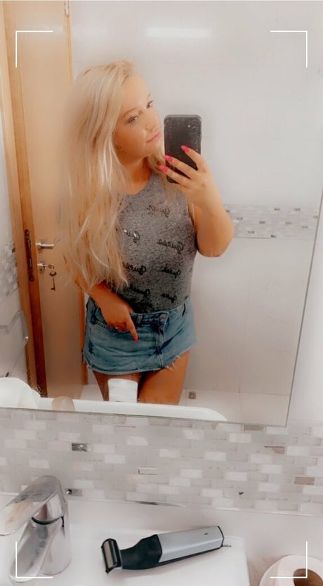 yoga asian onlyfans sexy pic