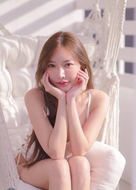 asian influencer onlyfans naked pictures