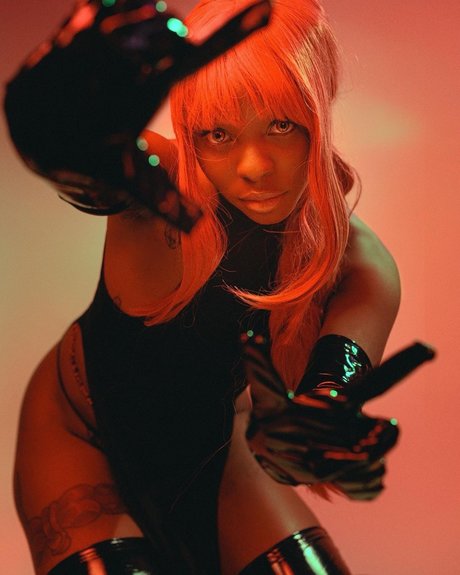 The LMG_ model erotic archive