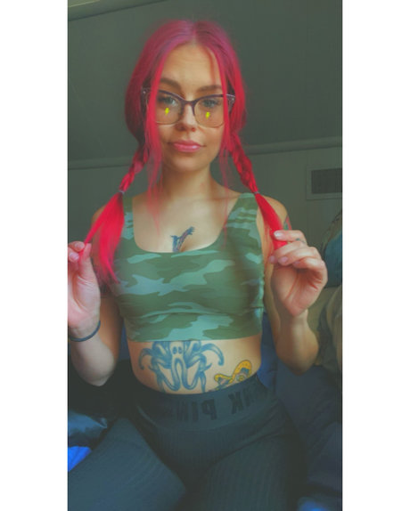 cheypie nude model image