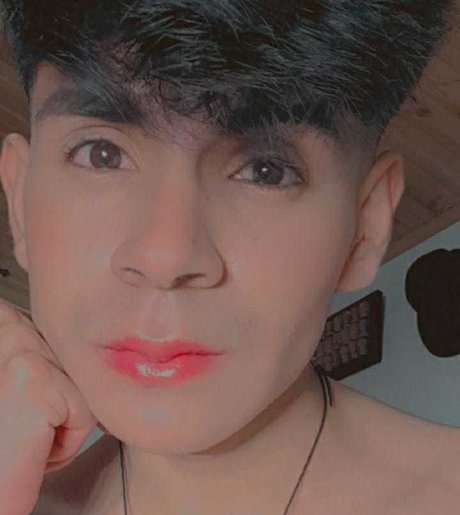 crossdresser onlyfans pornographic image