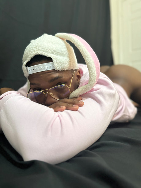 Entirely Different King nude model images