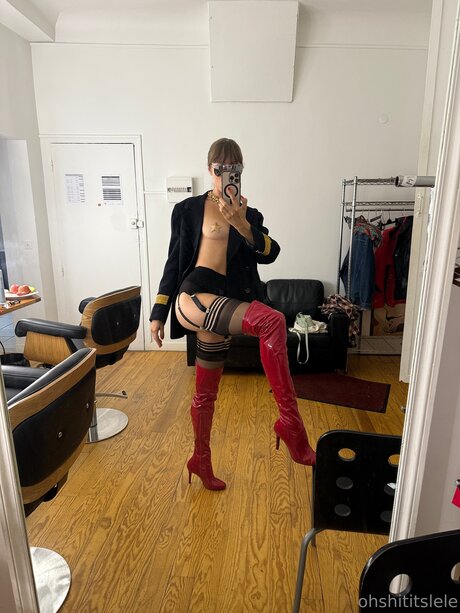 Lele O nudes star image