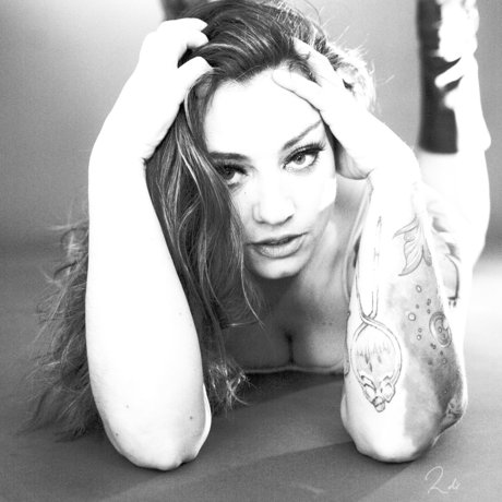 Delicious Delilah pornstar nude photo