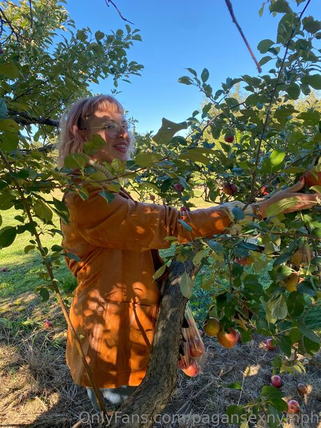 petite slut onlyfans nude pics