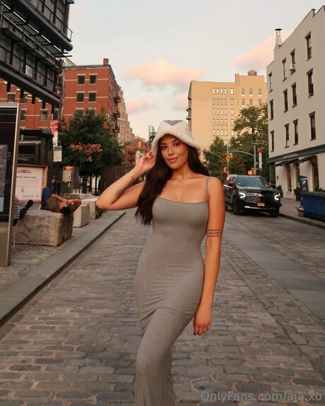 Aja model sexy picture