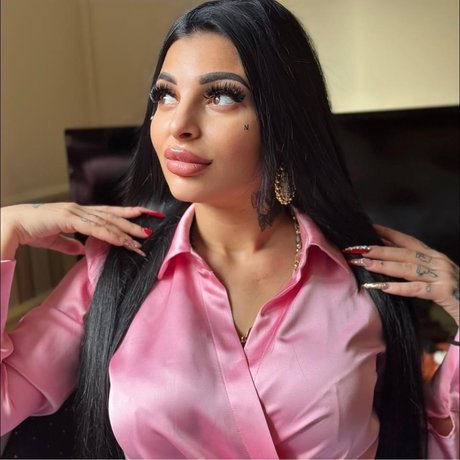 Patriinkaa23 free pornstar pic