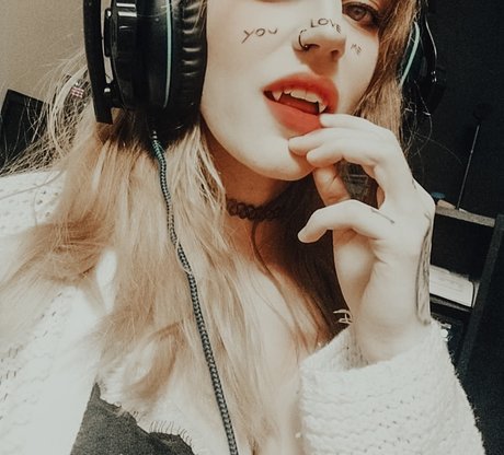 Peppermintte_ erotic star pic