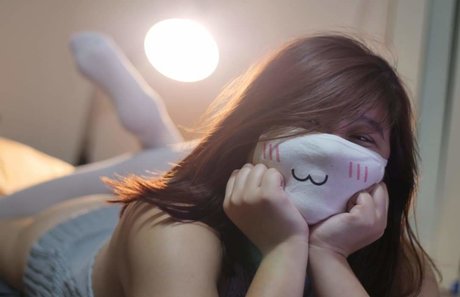 Peach Catto naked model gallery