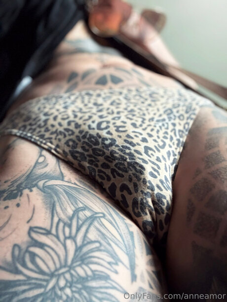 ebony wet pussy onlyfans naked photos