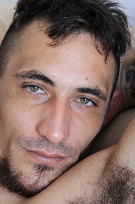 Exequiel pornographic model img