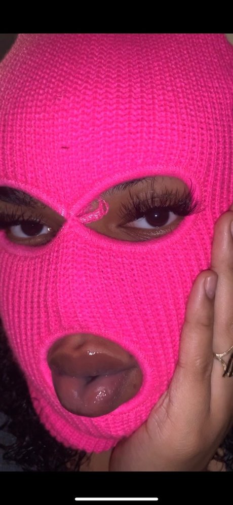 _QwueenSplash_ sex model pic