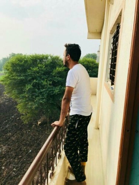 piyushbottom star sexy gallery