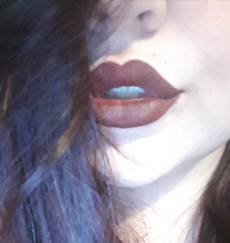 Poppy Black xxx actress photos