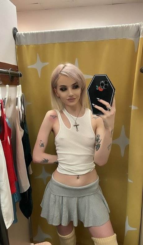 Kirsten Kaye star art photos