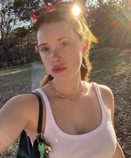 Violet Brinson star high quality img