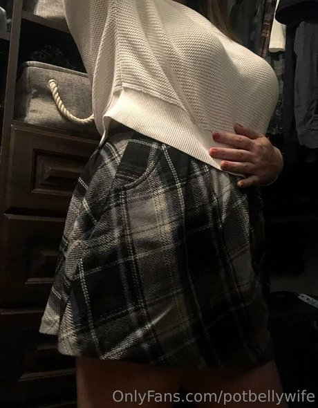 eating onlyfans exclusive photo