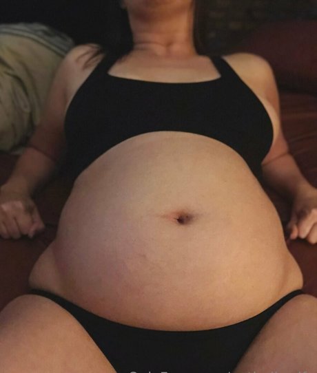 potbellywife nudes star archive