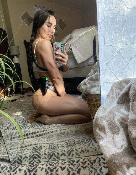 kikiwaters nude star pics