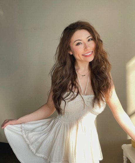 Sasha Emiri sex pornstar img