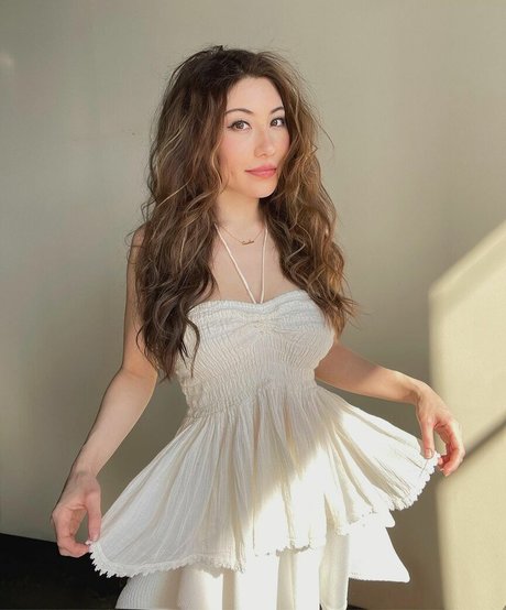 Sasha Emiri model top gallery