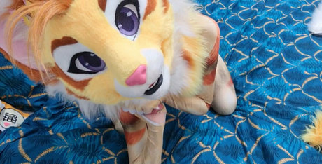 thatyellowkitty star nude picture