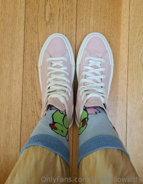 thatyellowkitty model adult image