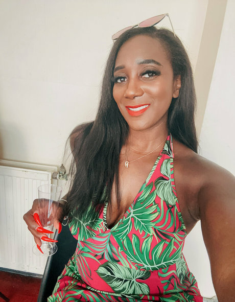 bikini model onlyfans top pic