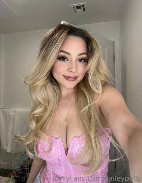 pink hair onlyfans sexy nudes gallery