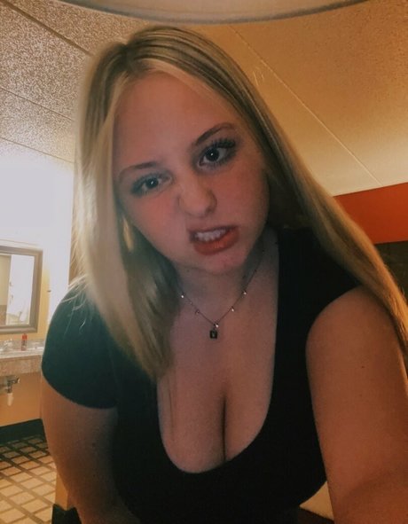 Anya Marie top star img