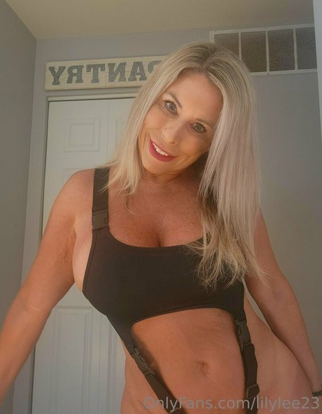 lilylee23 art actress gallery