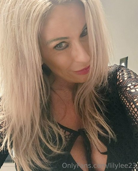 lilylee23 star naked photo