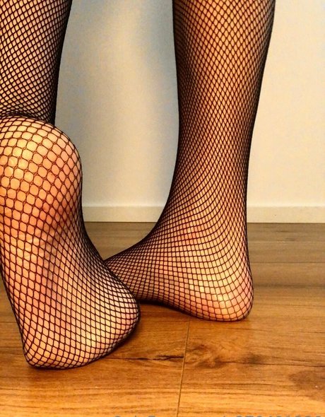 officialfeetforfun star nude gallery