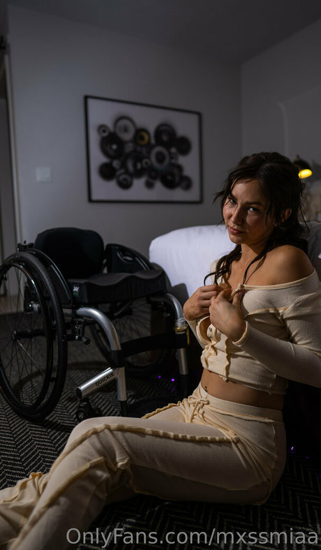 mxssmiaa pornstar erotic picture