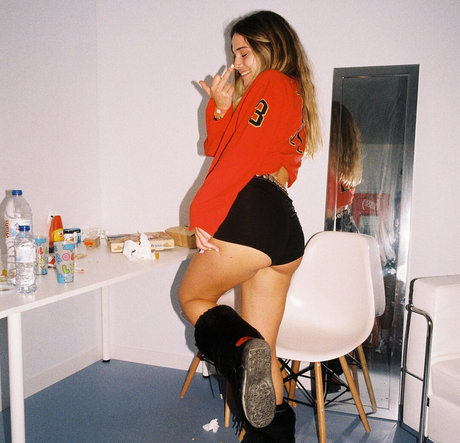 abrunamagalhaes art actress picture