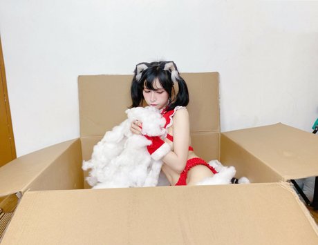 Joyce Poring naked actress img