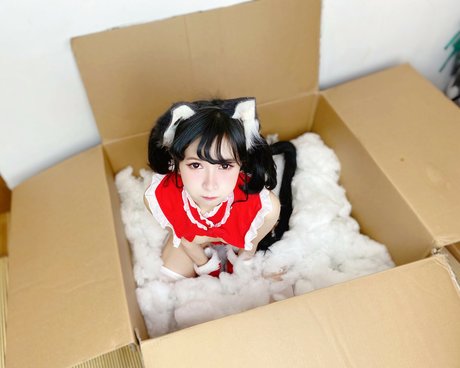 Joyce Poring adult model gallery