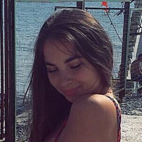 young onlyfans sexy nude picture