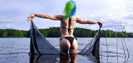 siipirikko free sexy model gallery