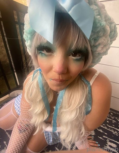 plantsimpp hot model pics