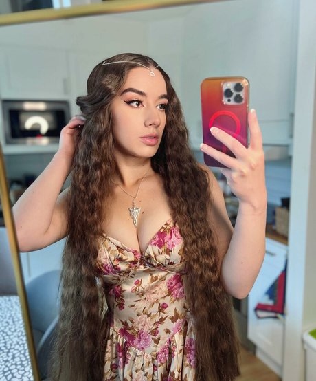 Miss Mikkaa star high quality img