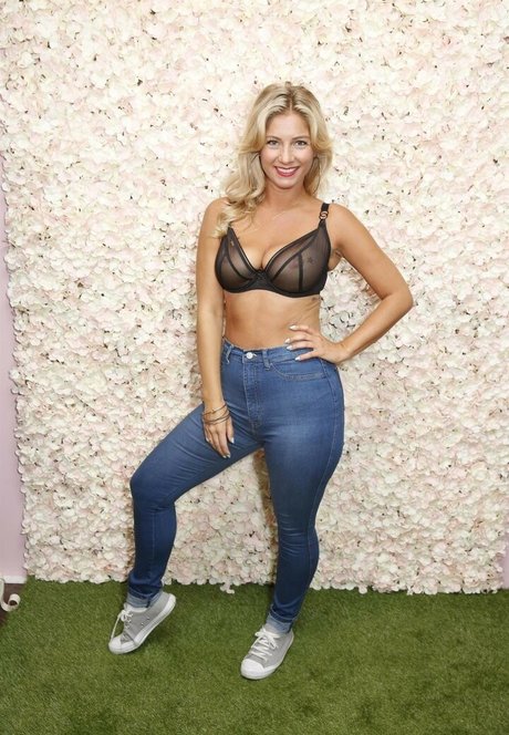 CiCi Coleman star art gallery