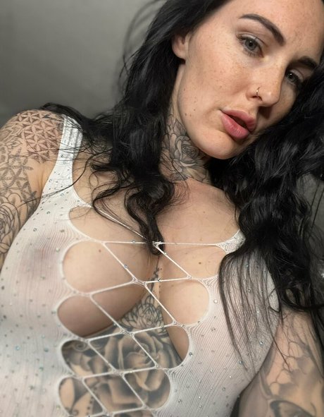 carmen divinefree star top photos