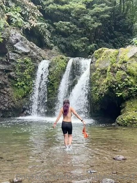 boobsonthemove22 star top archive