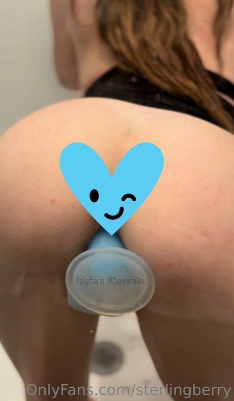 sterlingberry pretty actress pic